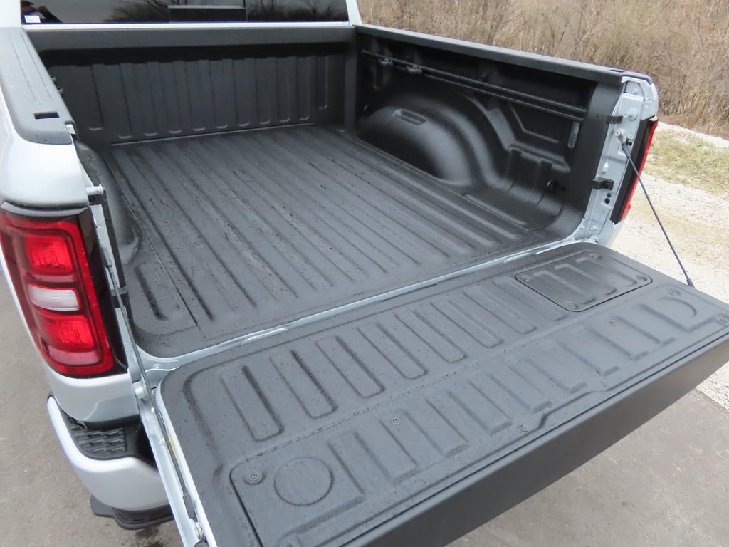 New 2026 RAM 1500 Laramie w/ Night Edition AWD/4WD image 17