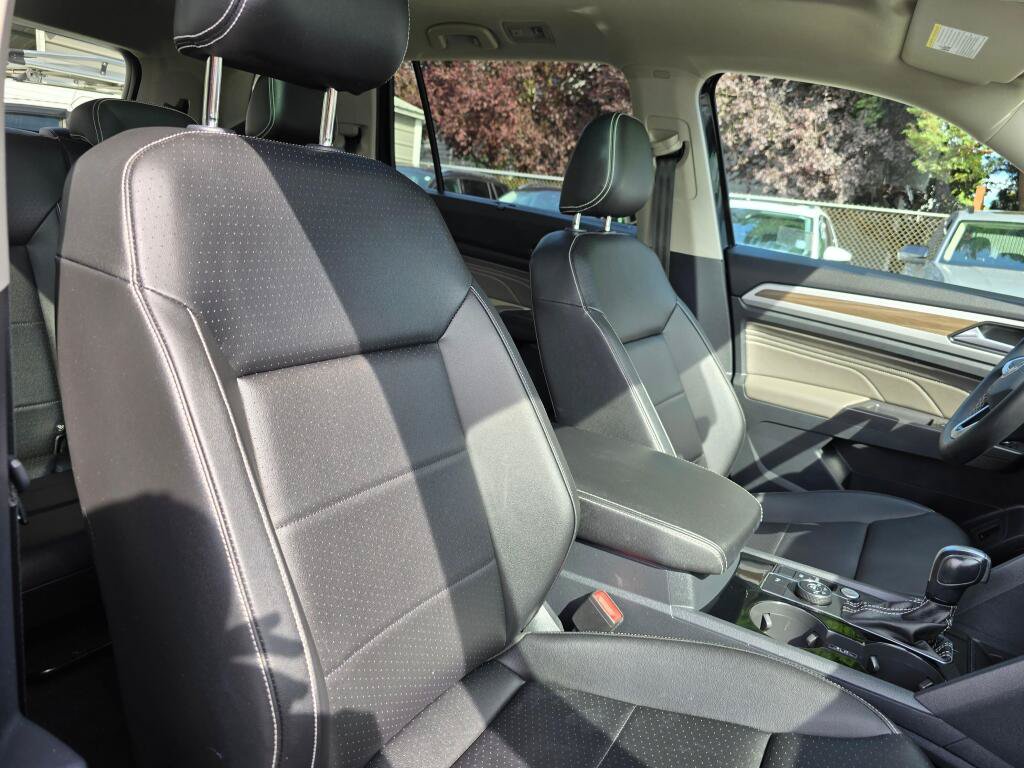 Used 2023 Volkswagen Atlas SEL AWD/4WD image 11