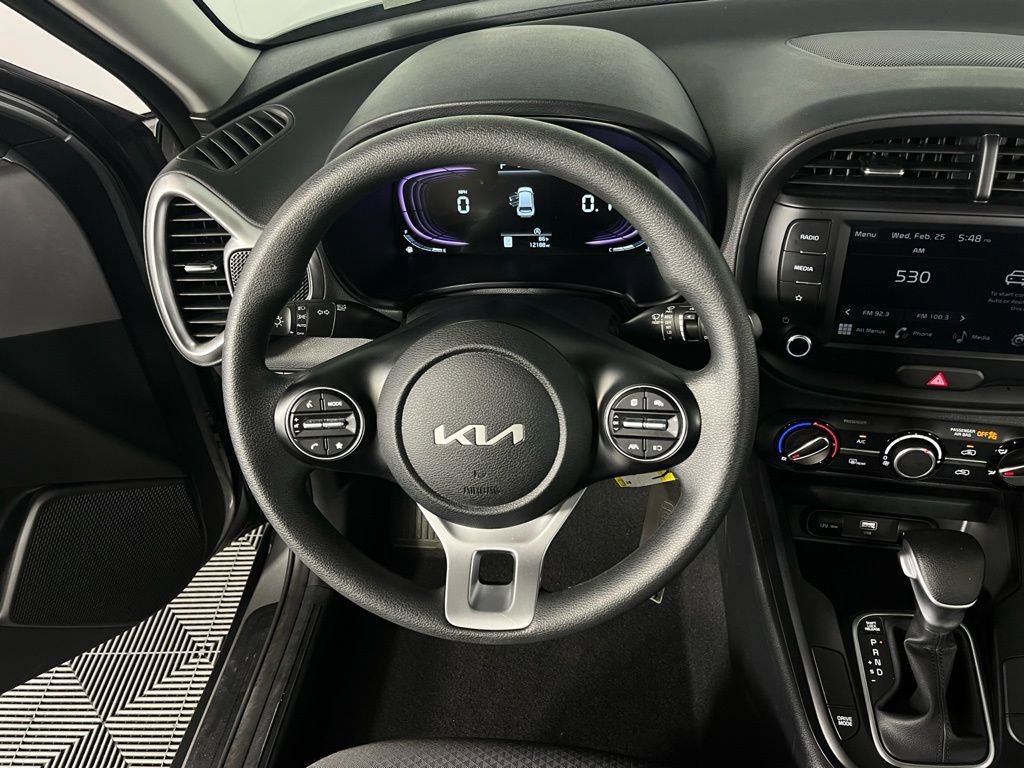 Used 2025 Kia Soul LX image 14