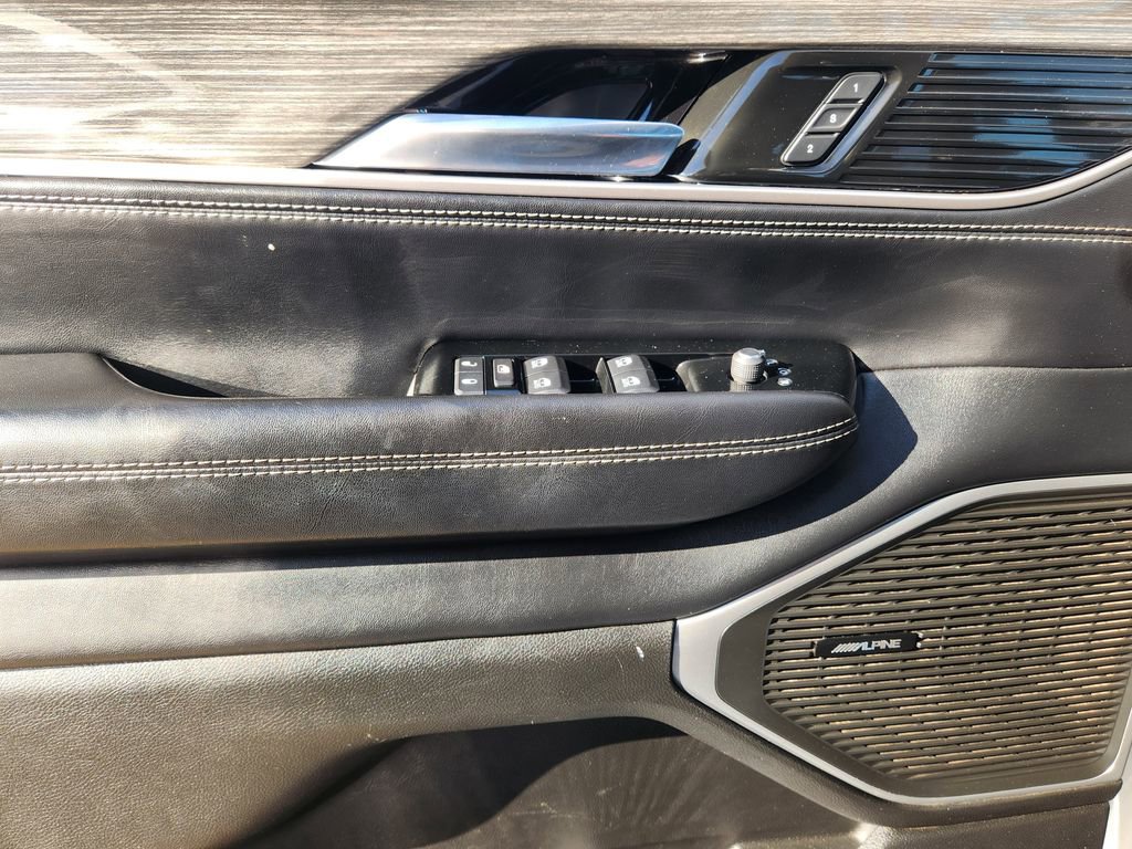 Used 2022 Jeep Wagoneer Series II AWD/4WD image 28