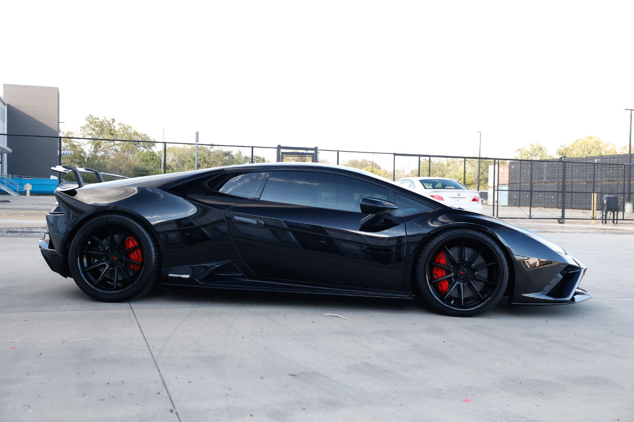 Used 2020 Lamborghini Huracan EVO image 14