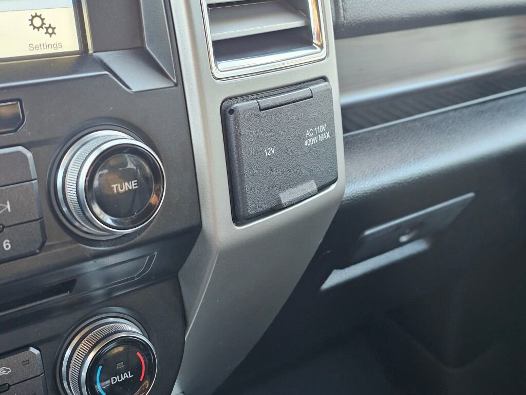 Used 2016 Ford F150 Lariat w/ Equipment Group 502A Luxury image 28