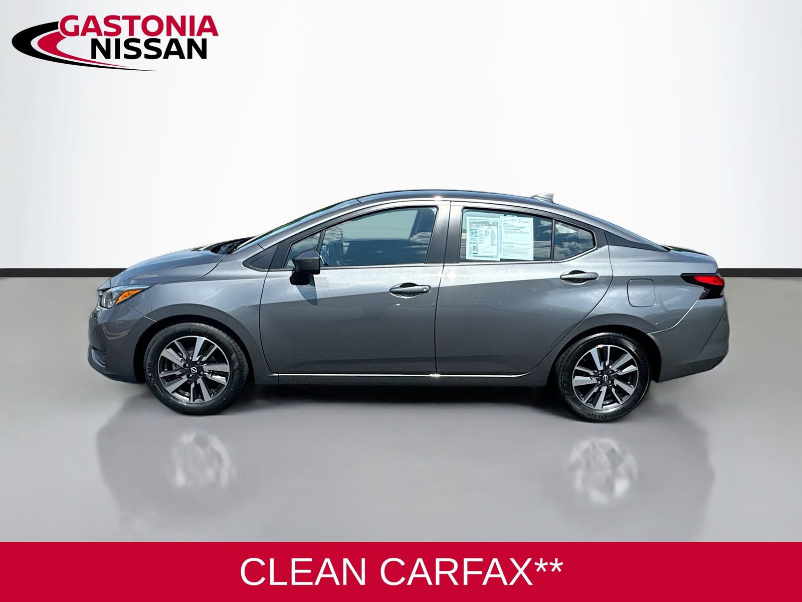 Used 2025 Nissan Versa SV FWD image 5