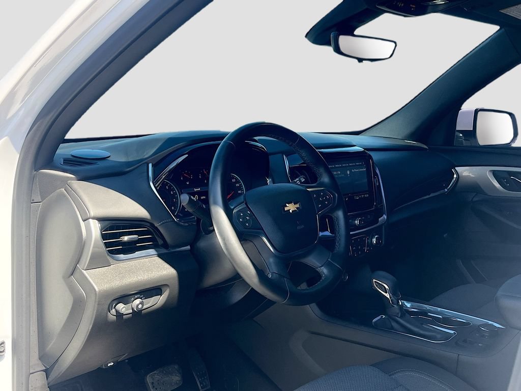 Used 2023 Chevrolet Traverse LT FWD image 9