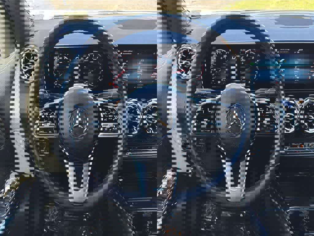 Used 2021 Mercedes-Benz GLA 250 image 12