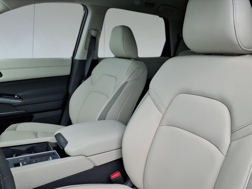 New 2025 Nissan Pathfinder SL image 13