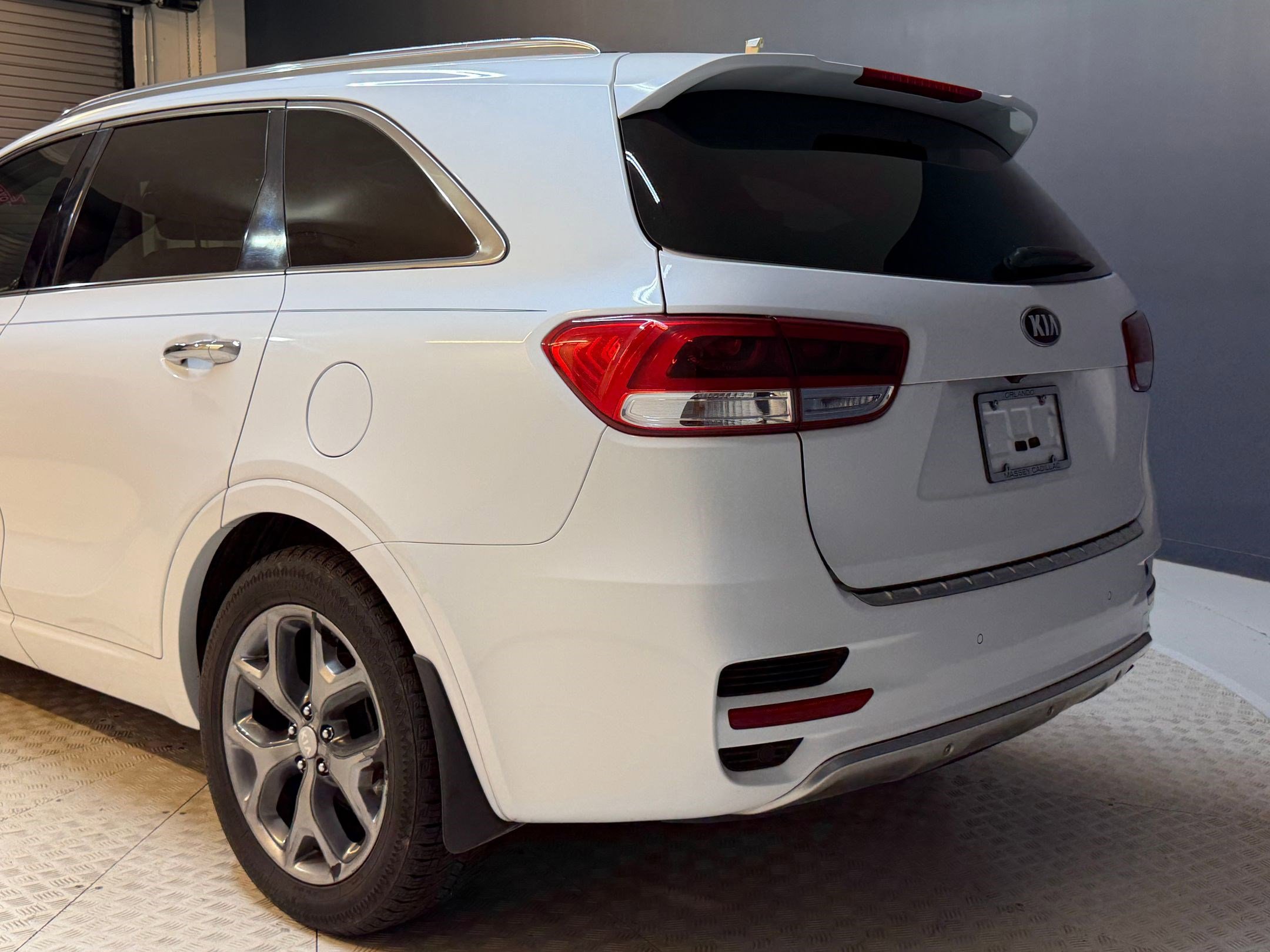Used 2017 Kia Sorento SX FWD image 19