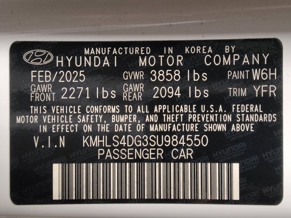 Used 2025 Hyundai Elantra SEL FWD image 33
