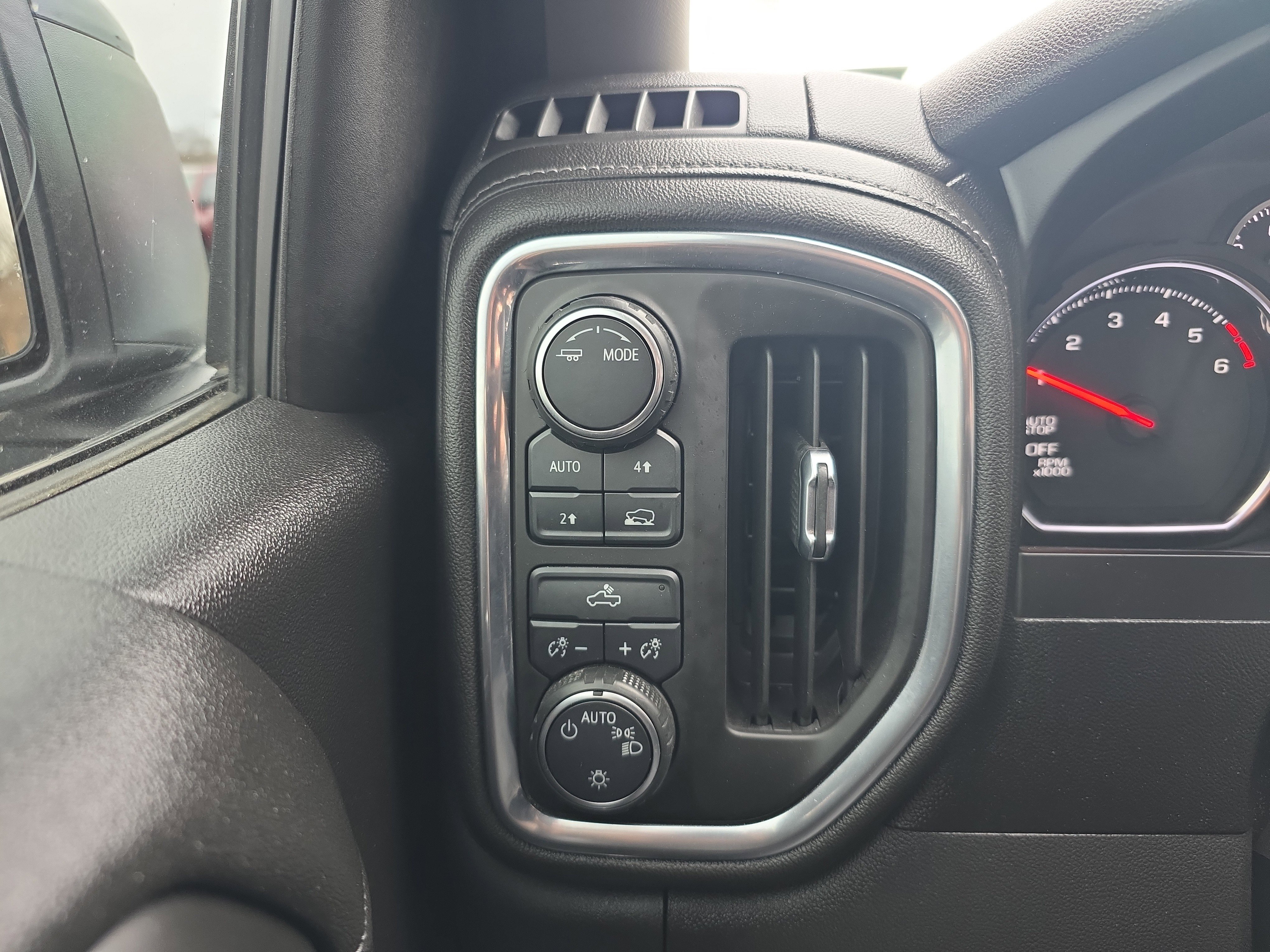 Certified 2021 Chevrolet Silverado 1500 LT w/ Bed Protection Package image 4