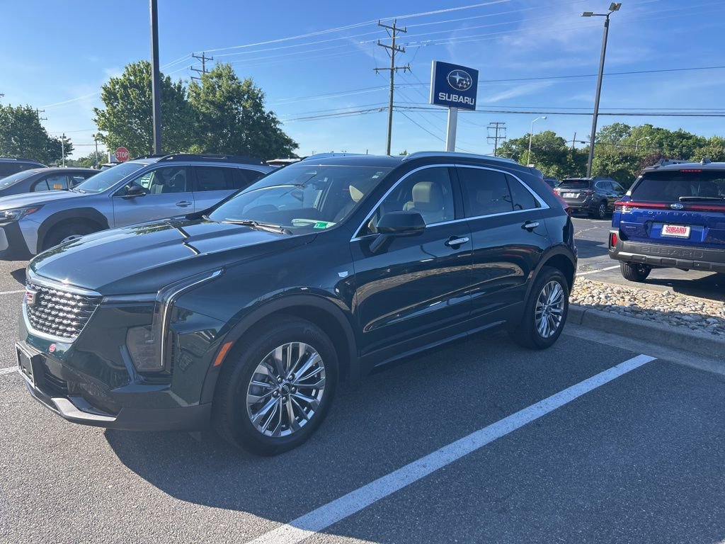 Used 2024 Cadillac XT4 Premium Luxury w/ Technology Package AWD/4WD image 7