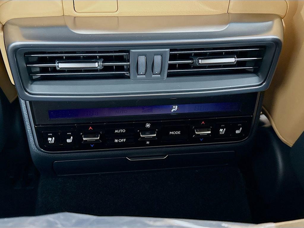 New 2025 Lexus LX 700h Luxury image 17