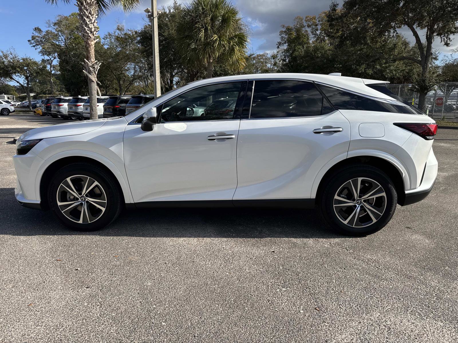 Certified 2025 Lexus RX 350 FWD image 6