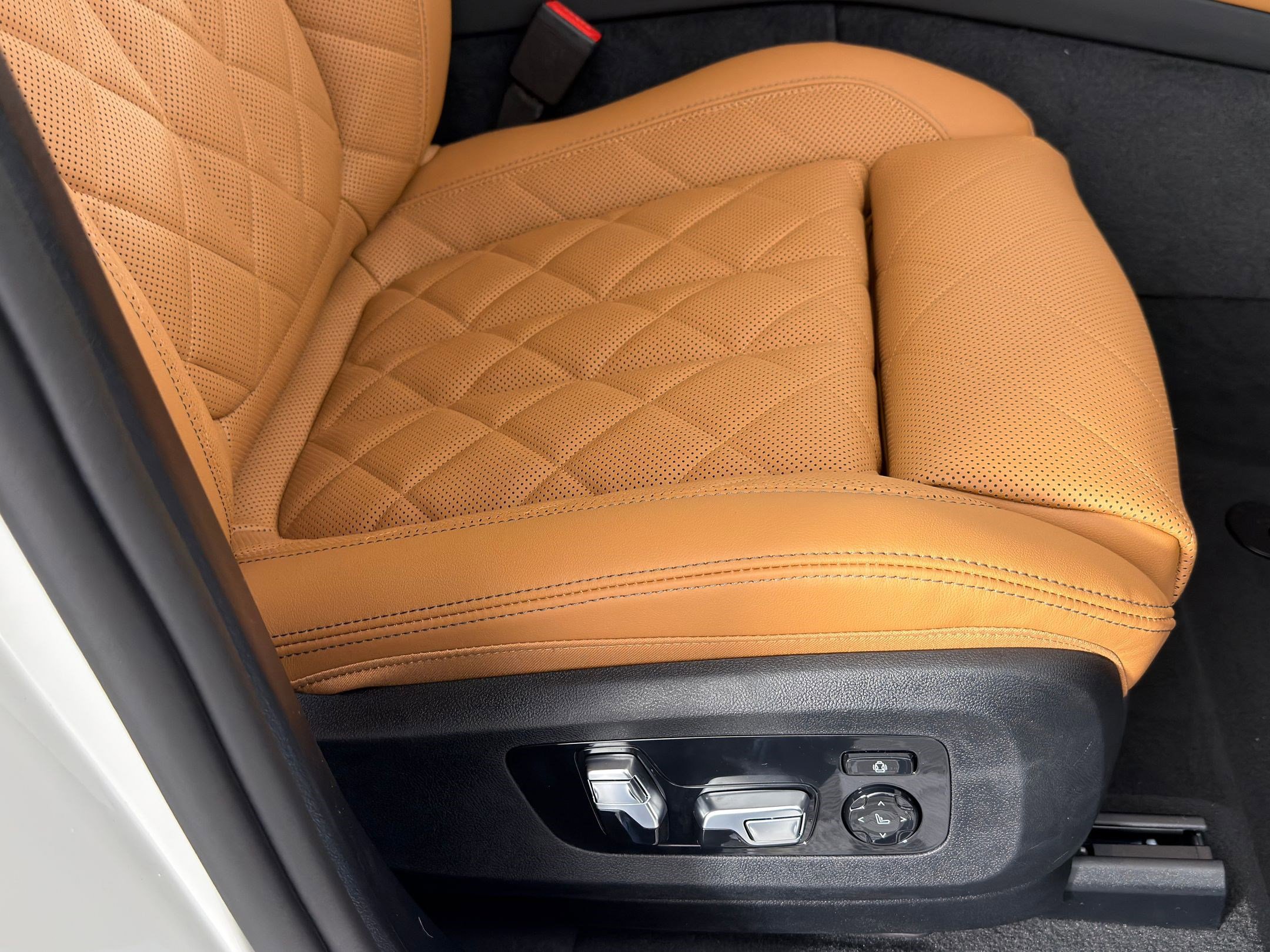 New 2026 BMW X5 sDrive40i w/ M Sport Package image 13