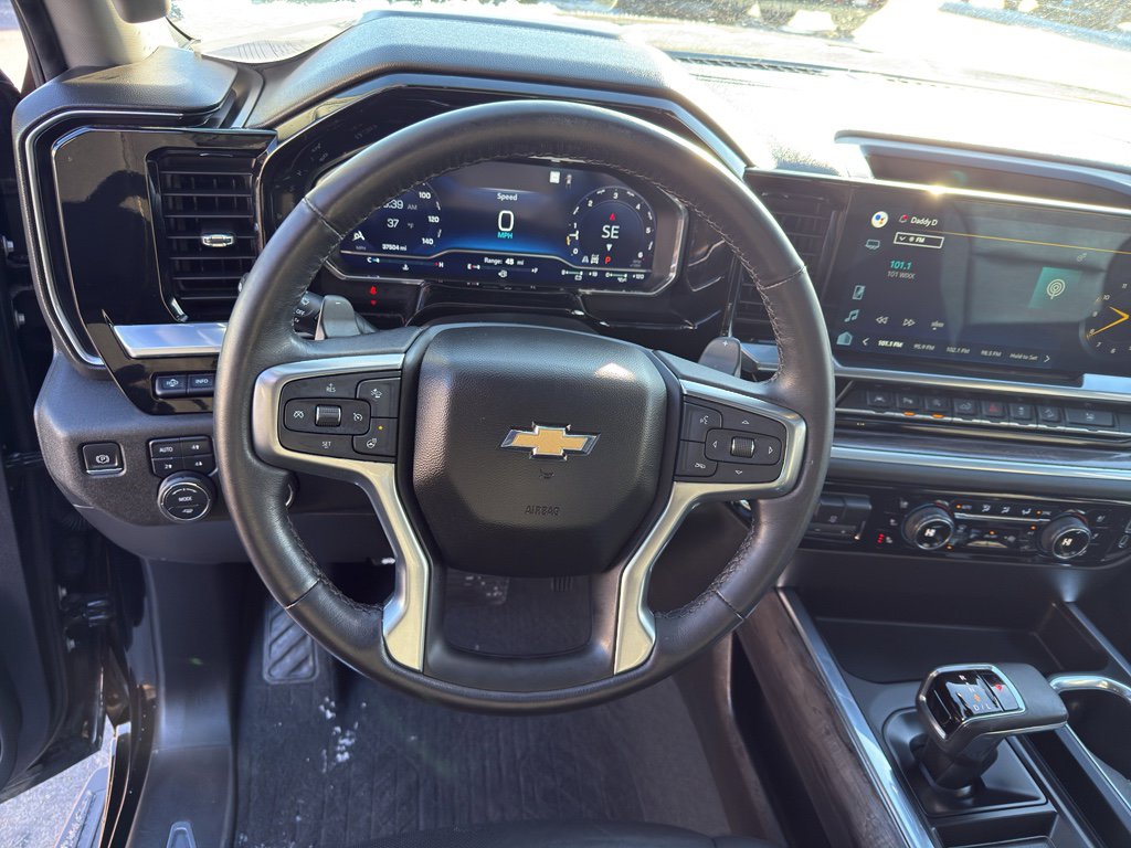 Used 2022 Chevrolet Silverado 1500 LTZ w/ LTZ Premium Package image 16