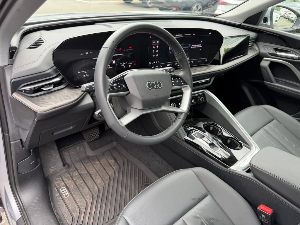 Used 2025 Audi Q5 Premium w/ Convenience Package AWD/4WD image 17