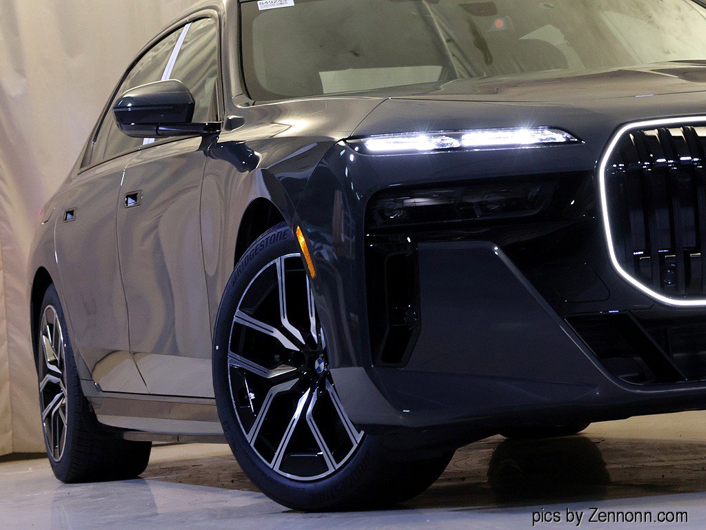 Used 2026 BMW i7 xDrive60 w/ Executive Package image 4