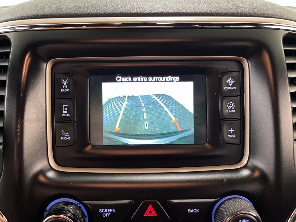 Used 2017 Jeep Grand Cherokee Laredo w/ Quick Order Package 23E AWD/4WD image 3