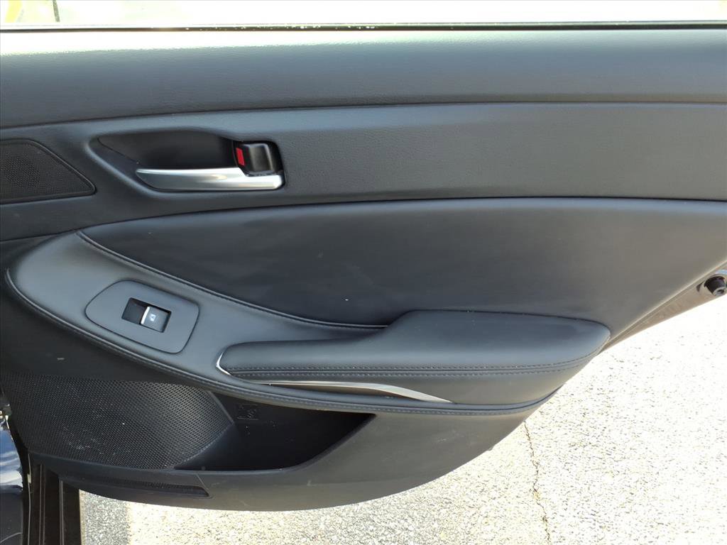 Used 2019 Toyota Avalon XLE w/ Moonroof Package FWD image 19
