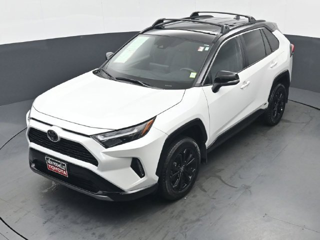 Certified 2025 Toyota RAV4 XSE w/ Weather Package AWD/4WD image 40
