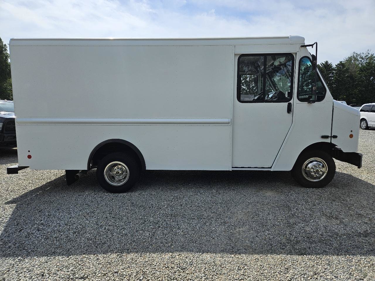 Used 2018 Ford E-350 and Econoline 350 Super Duty w/ A/C Prep Package RWD image 6