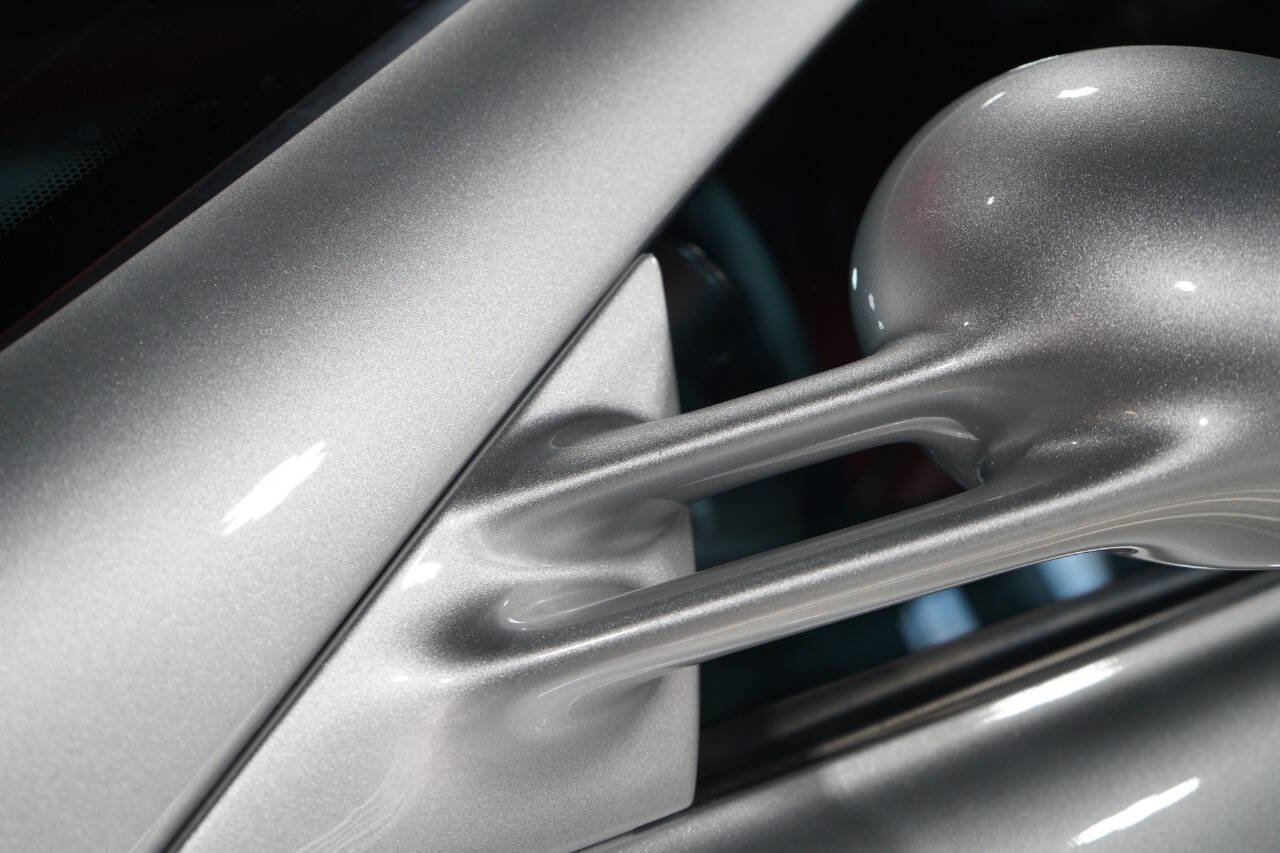 Used 2006 Mercedes-Benz SLR image 30