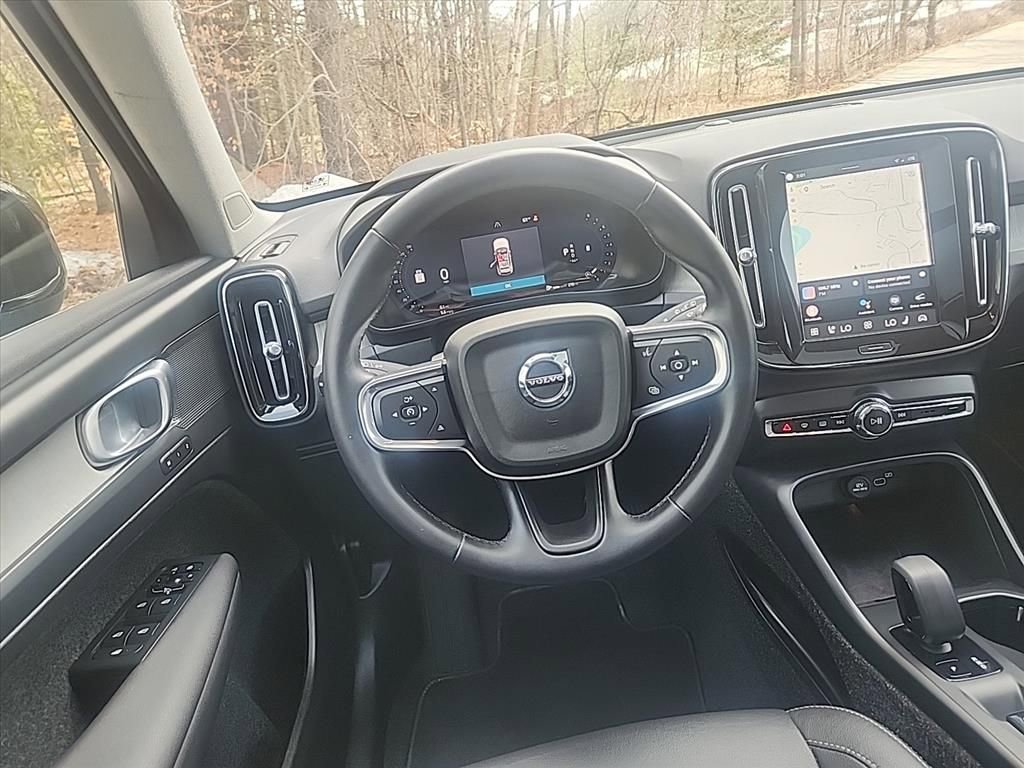 Certified 2025 Volvo XC40 B5 Core AWD/4WD image 30