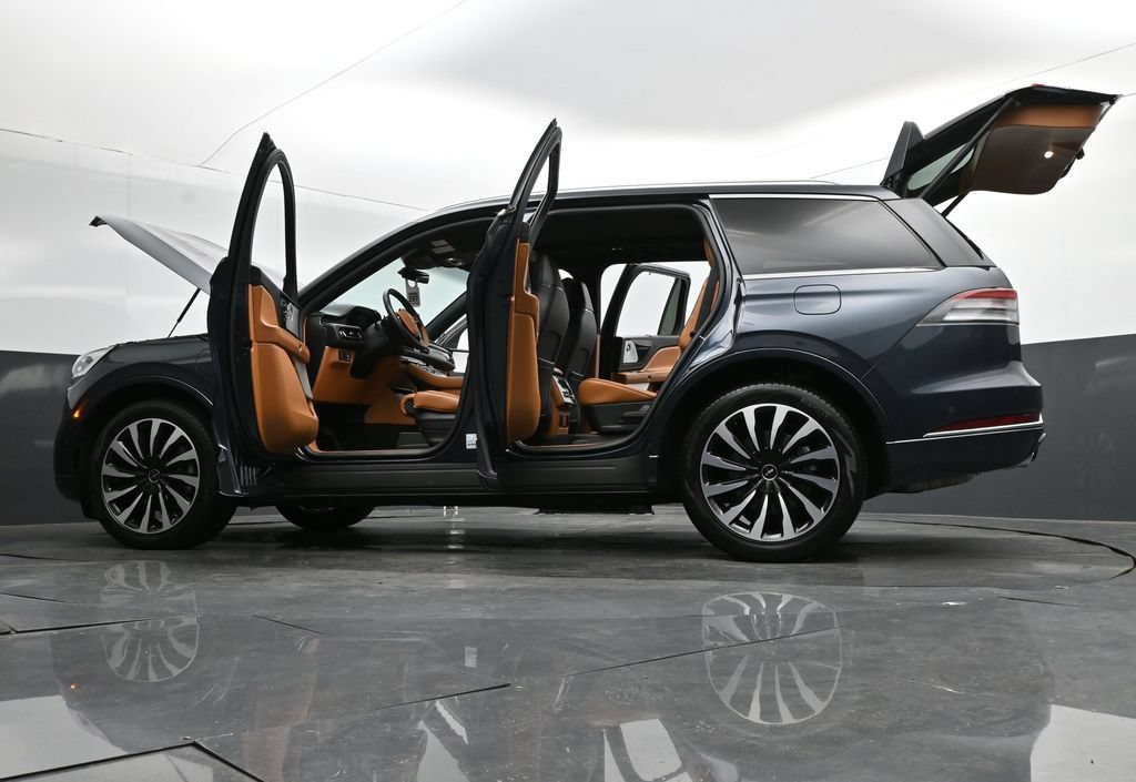 Used 2023 Lincoln Aviator Black Label Grand Touring AWD/4WD image 33