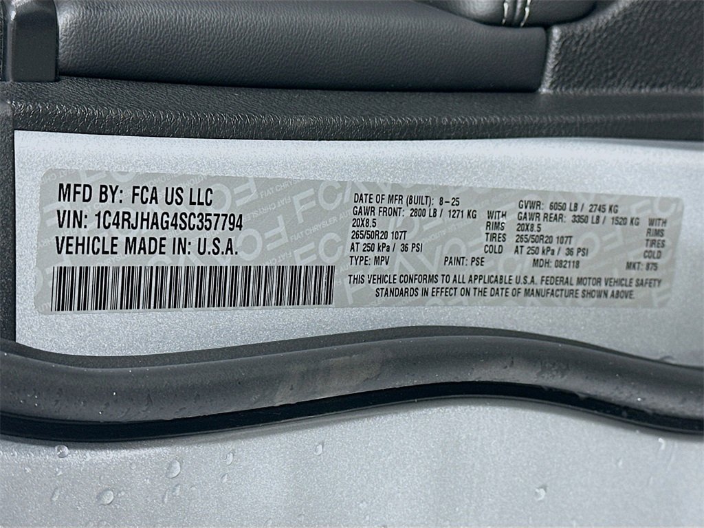 New 2025 Jeep Grand Cherokee Altitude image 18