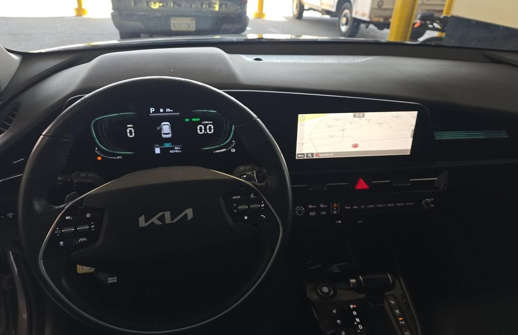 Used 2023 Kia Niro FWD image 31