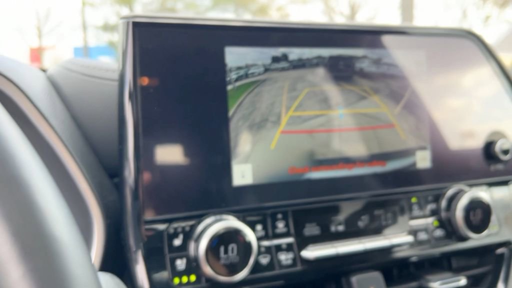 Used 2023 Toyota Highlander Limited image 25