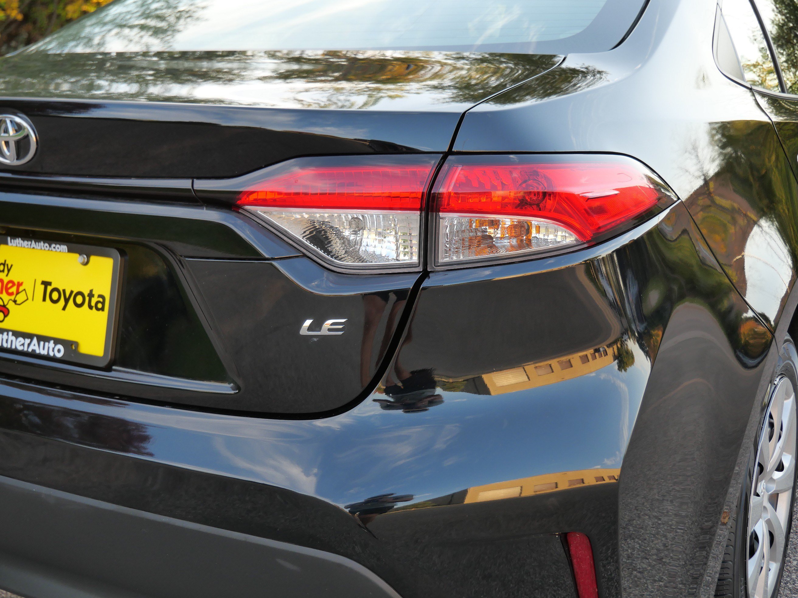 Certified 2024 Toyota Corolla LE FWD image 18