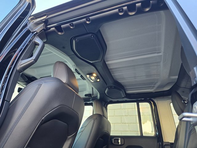 Used 2023 Jeep Wrangler Unlimited Sahara w/ Cold Weather Group image 27