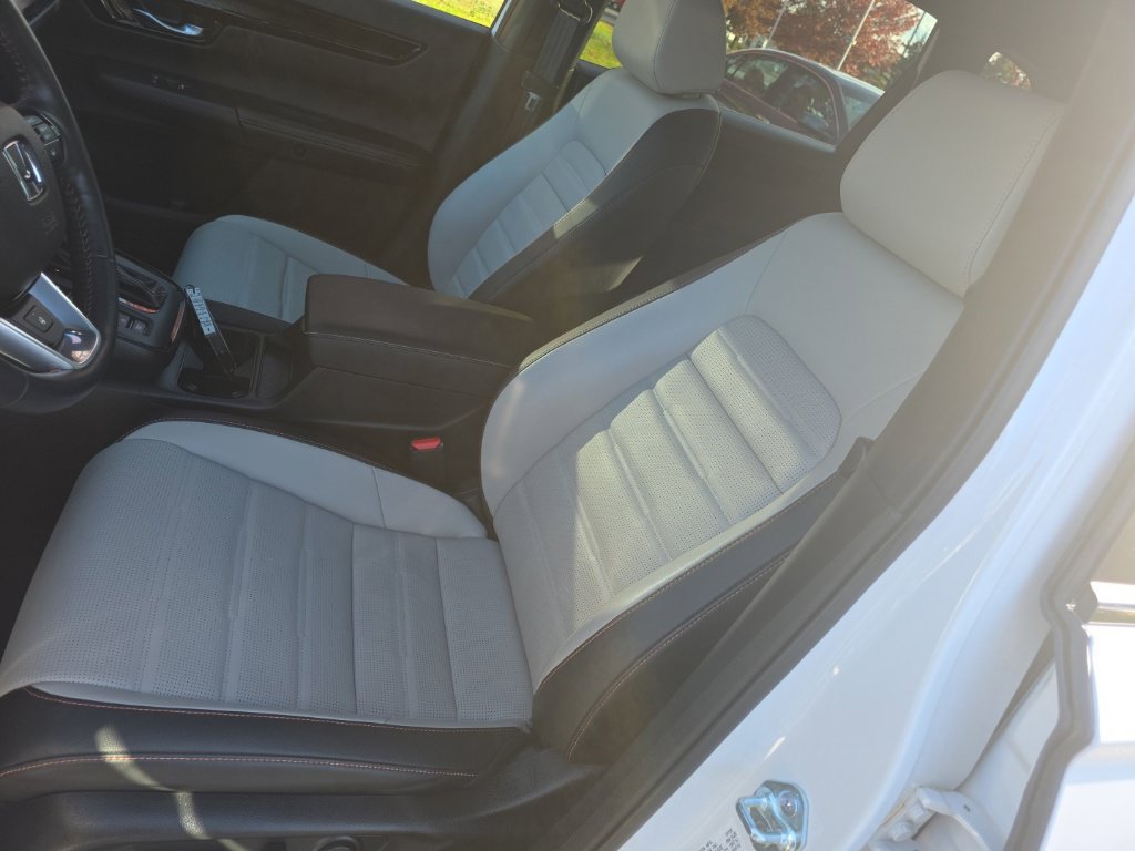 Used 2025 Honda CR-V Sport Touring image 3