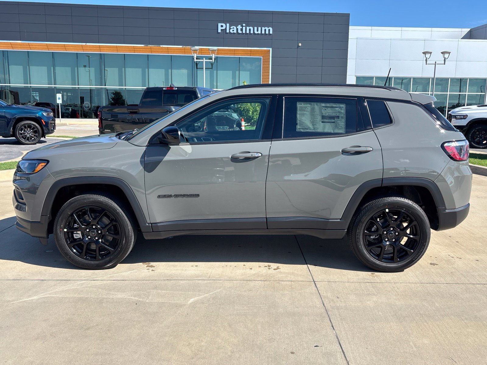 New 2027 Jeep Compass Latitude AWD/4WD image 2