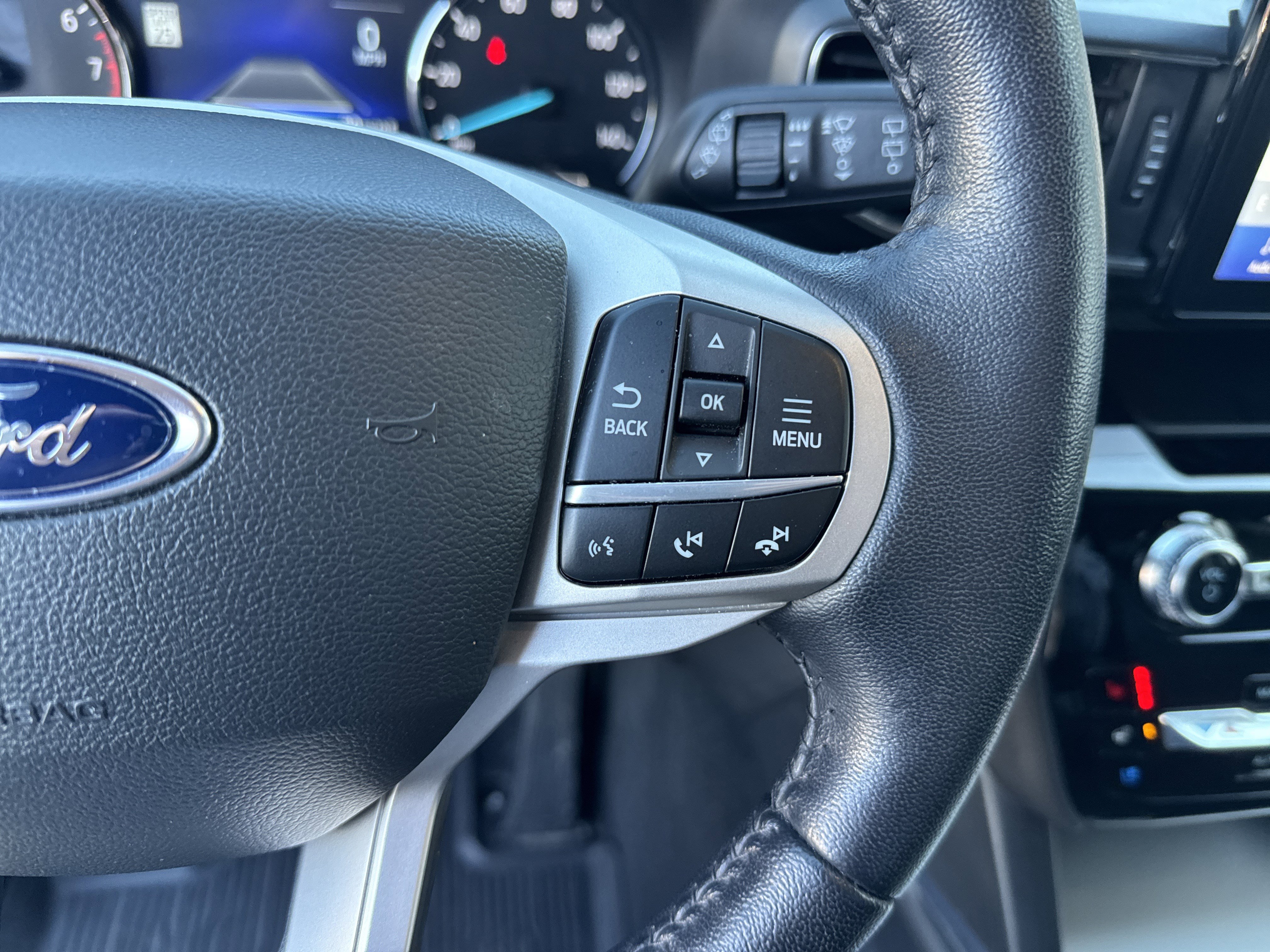 Certified 2022 Ford Explorer Limited AWD/4WD image 34