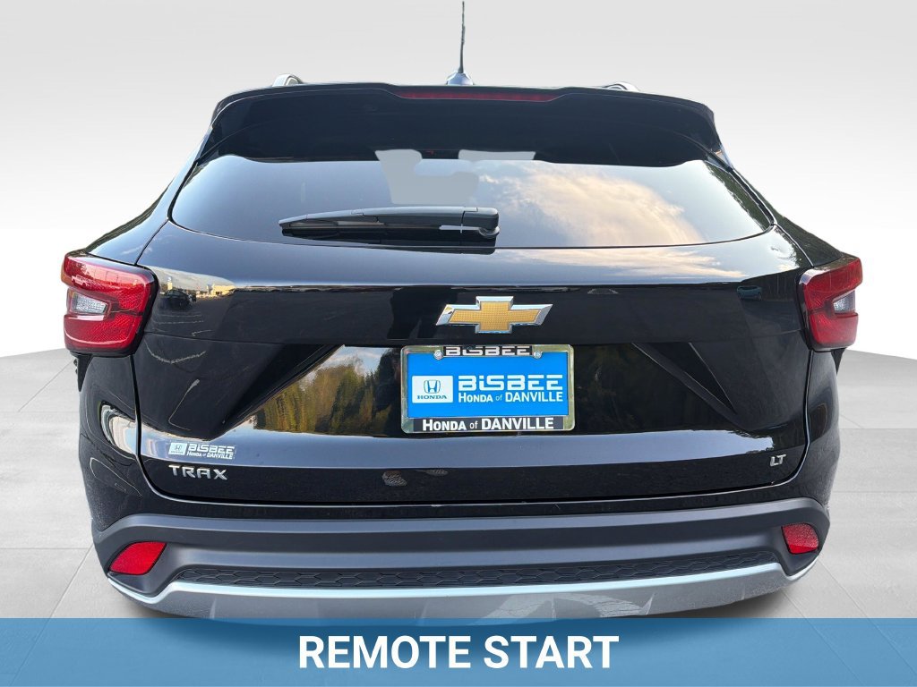 Used 2025 Chevrolet Trax LT FWD image 6