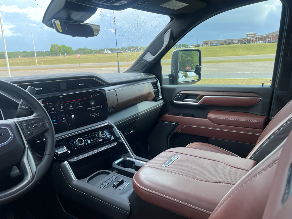 Used 2025 GMC Sierra 2500 Denali Ultimate image 15