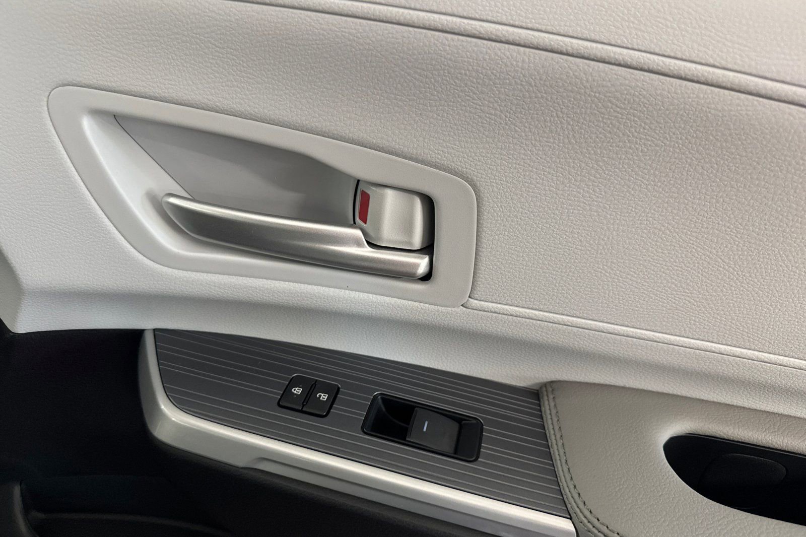 New 2026 Toyota Sienna XLE image 16