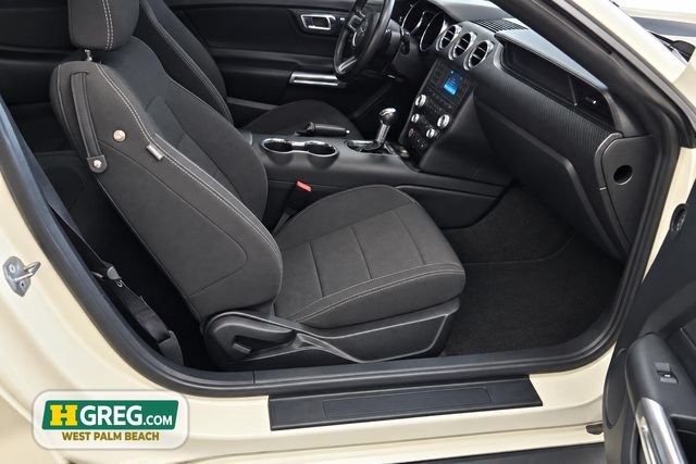 Used 2017 Ford Mustang Coupe RWD image 10