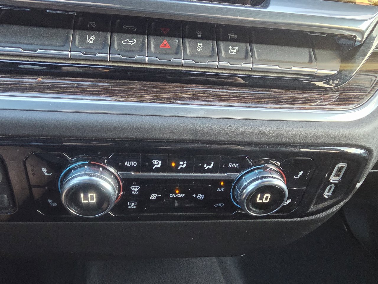 Used 2025 GMC Sierra 2500 SLE w/ SLE Value Package; image 20