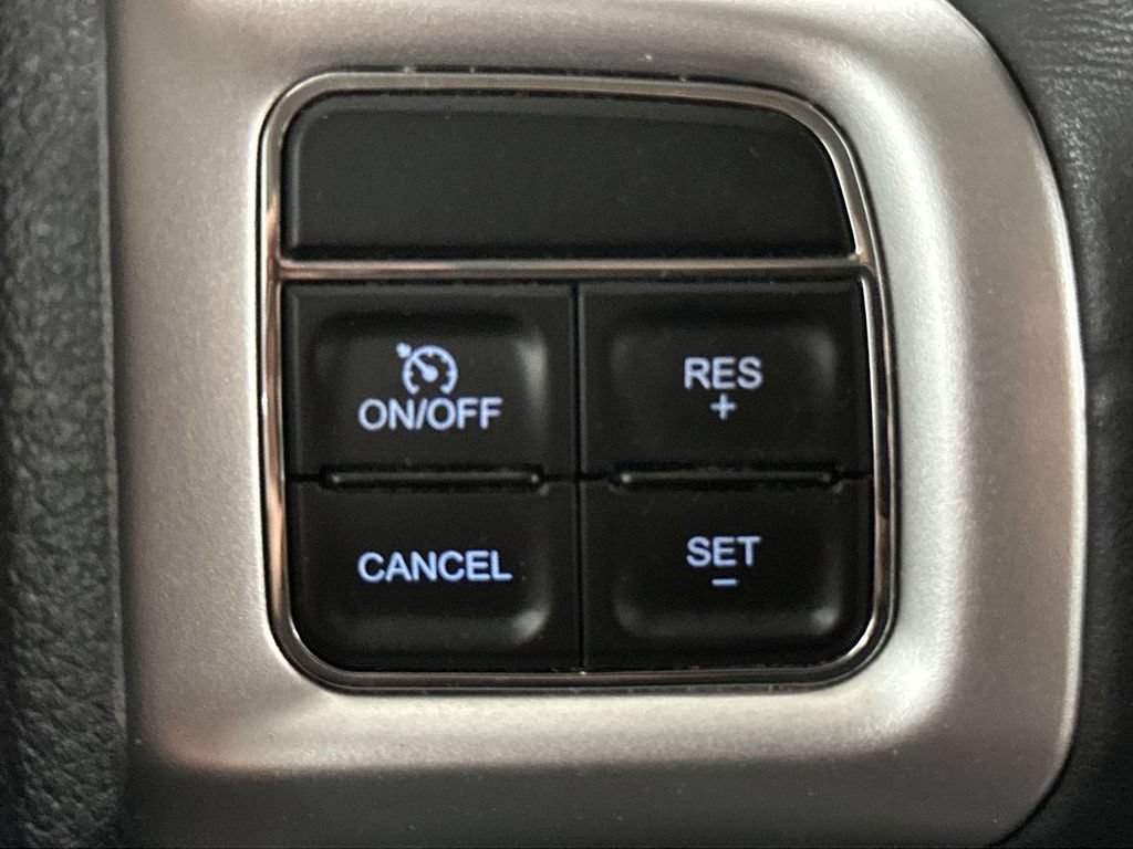 Used 2018 Dodge Journey SXT w/ Connectivity Group FWD image 40