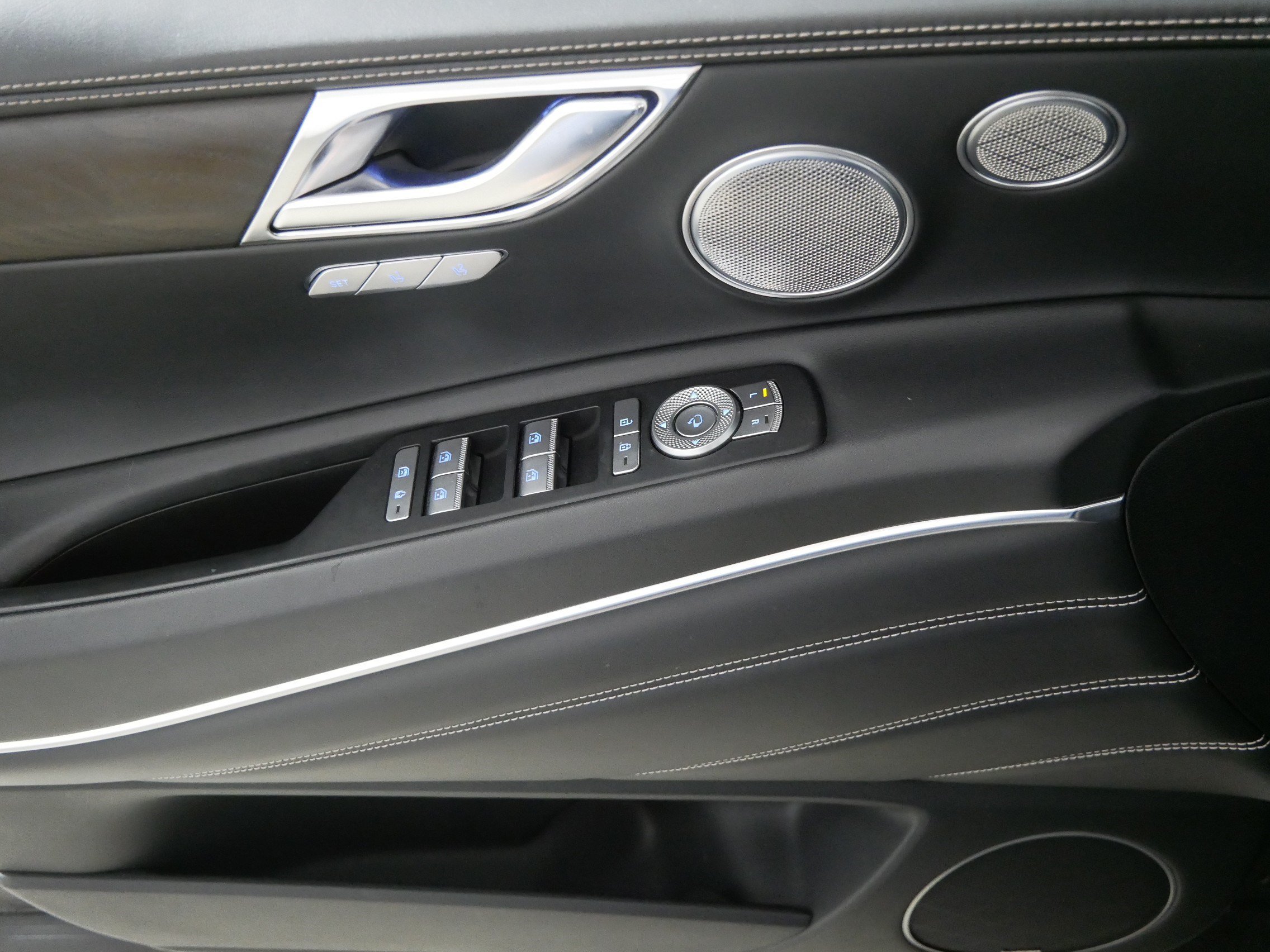 Certified 2023 Genesis GV80 3.5T AWD/4WD image 19