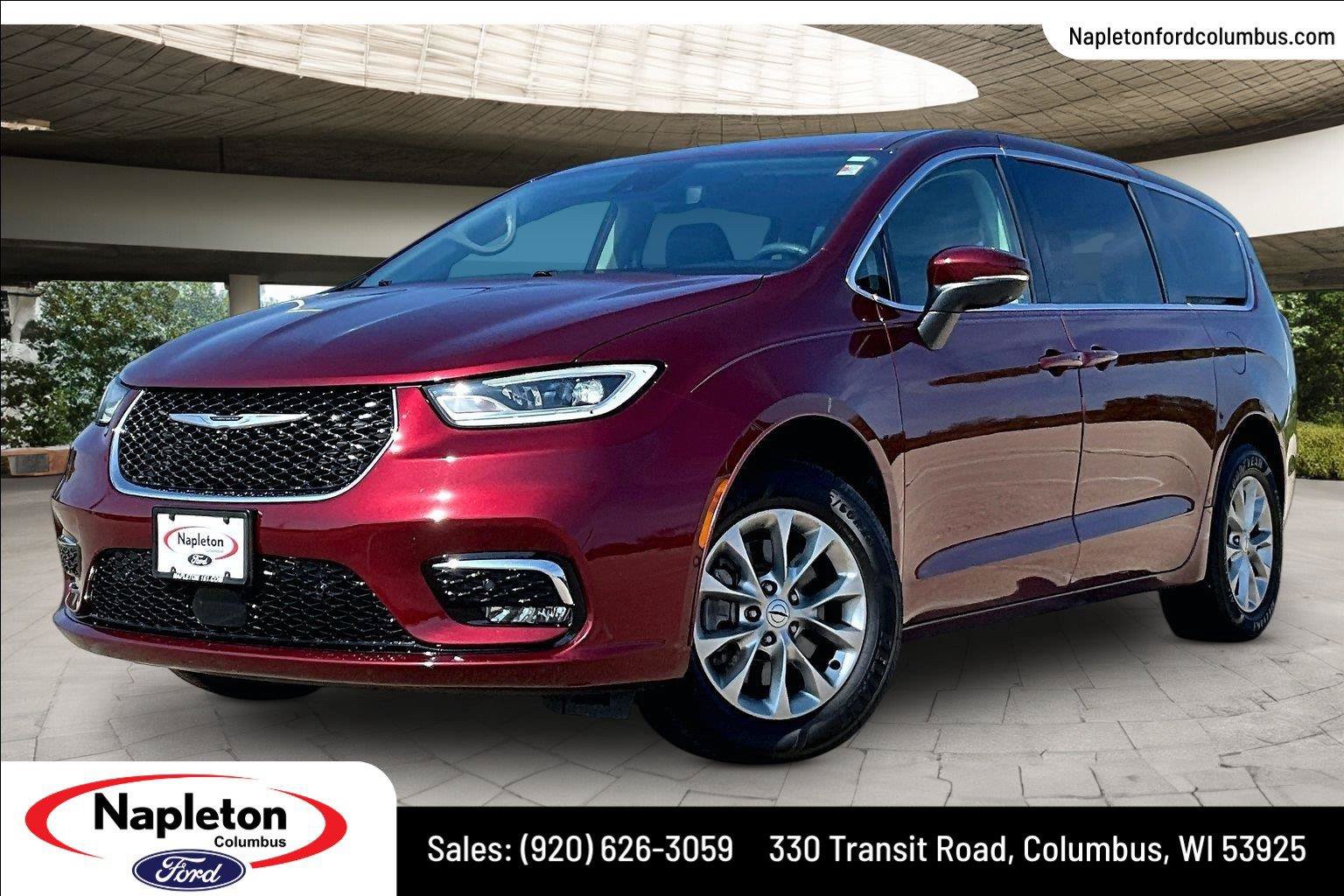 Used 2023 Chrysler Pacifica Touring-L AWD/4WD image 1