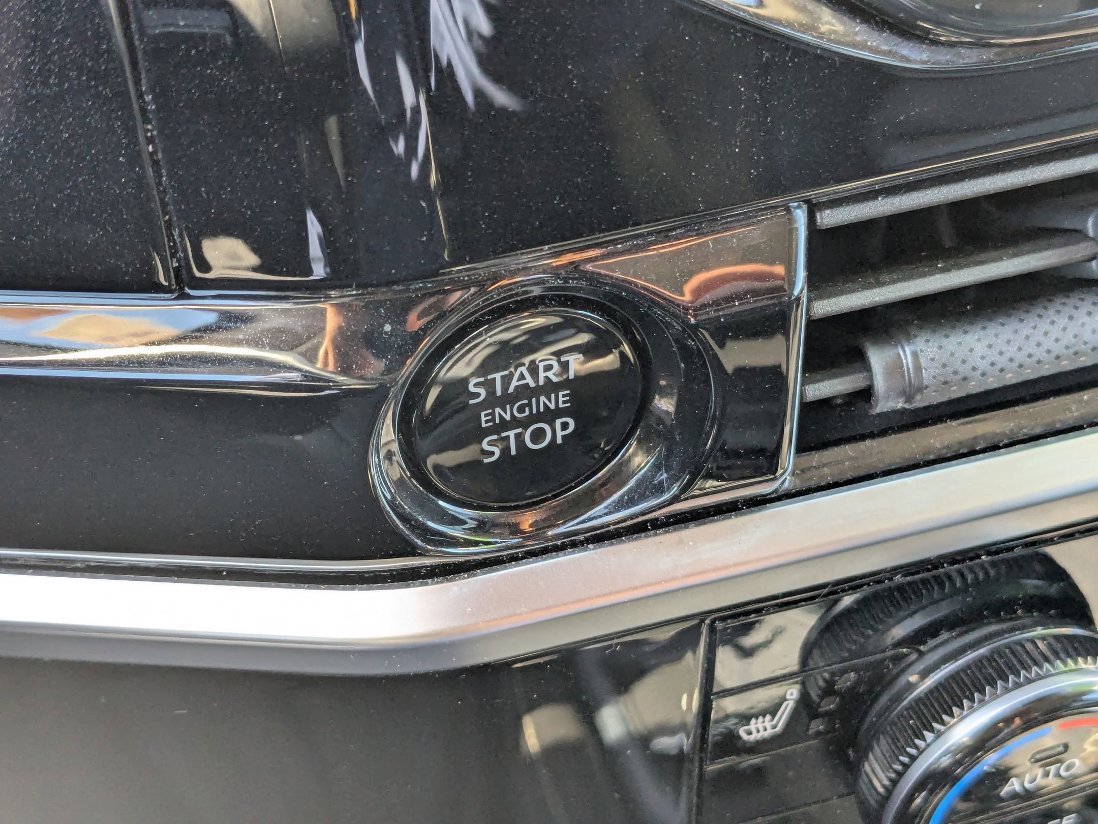 Used 2025 Nissan Pathfinder SL image 20