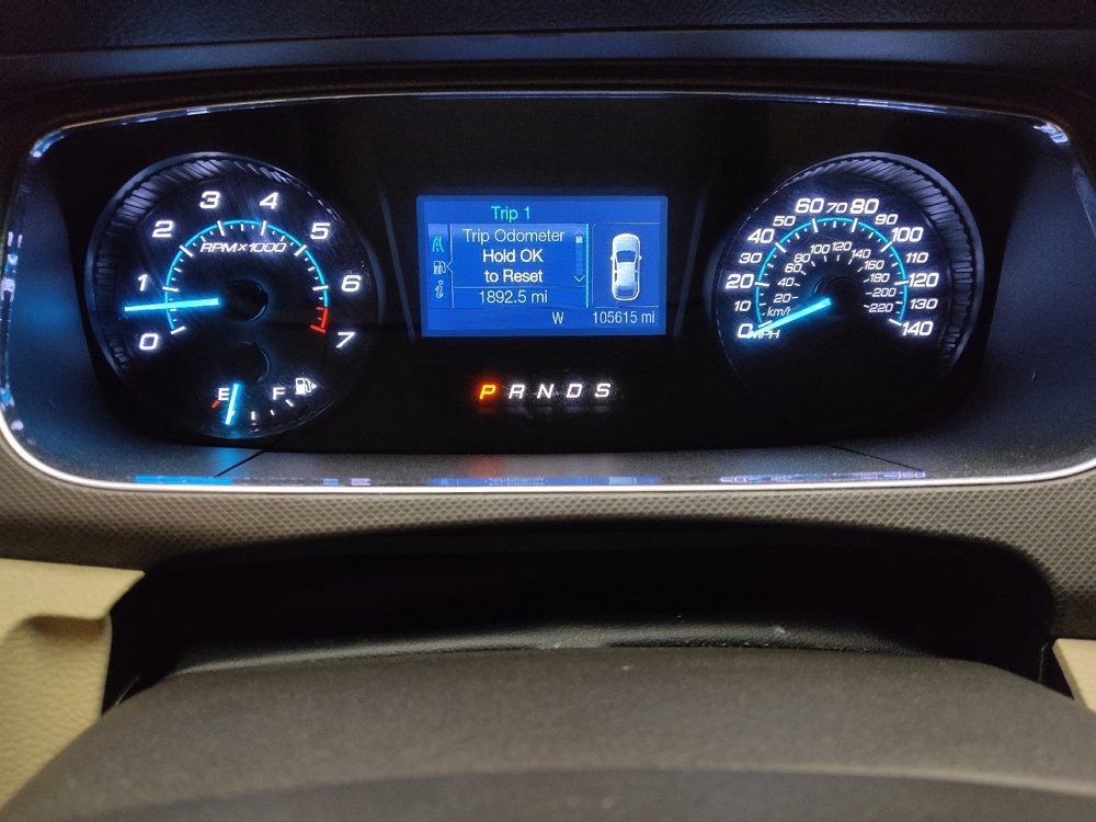 Used 2015 Ford Taurus SE FWD image 23
