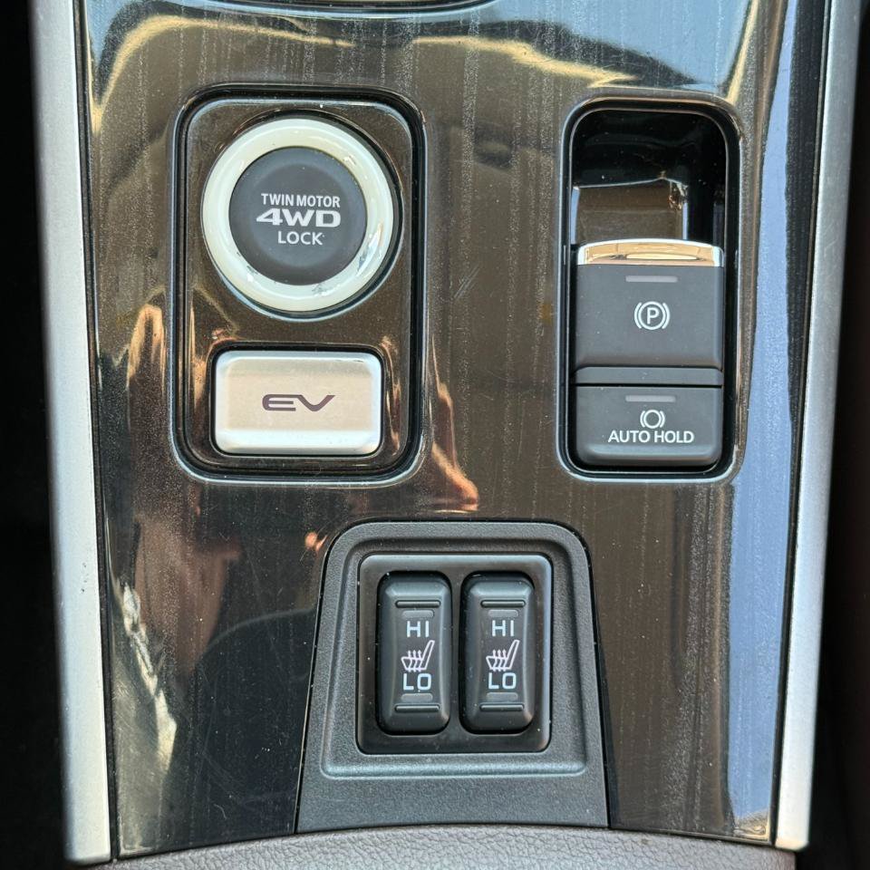 Used 2018 Mitsubishi Outlander SEL AWD/4WD image 13