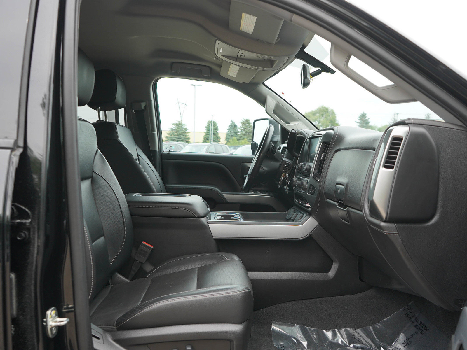 Used 2019 Chevrolet Silverado 2500 LTZ w/ Midnight Edition AWD/4WD image 13
