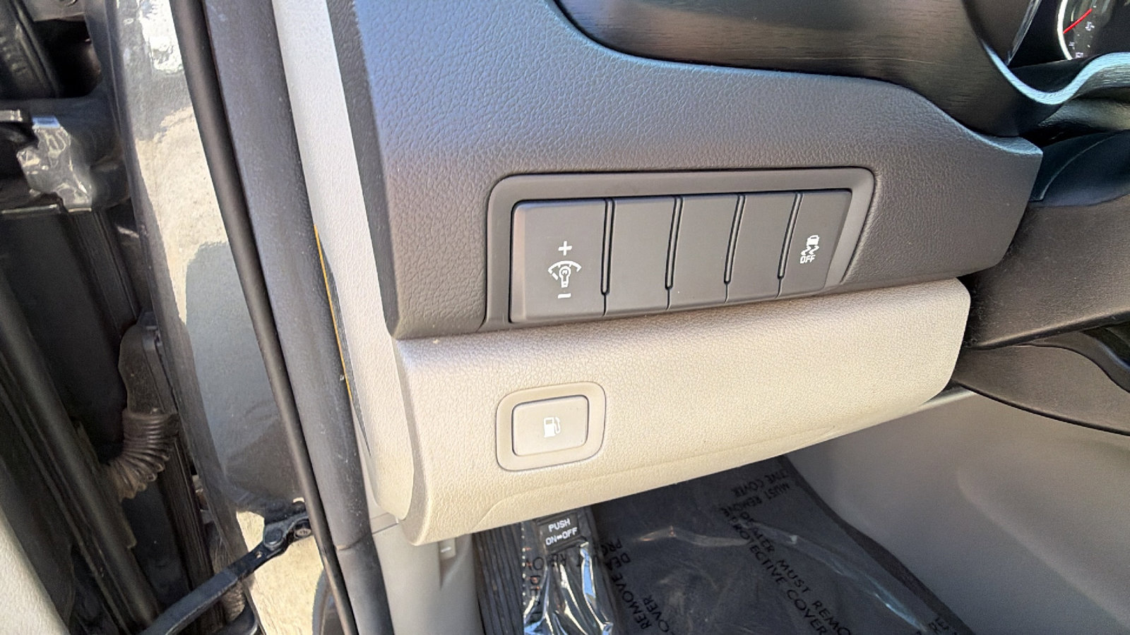 Used 2017 Kia Sedona LX image 25