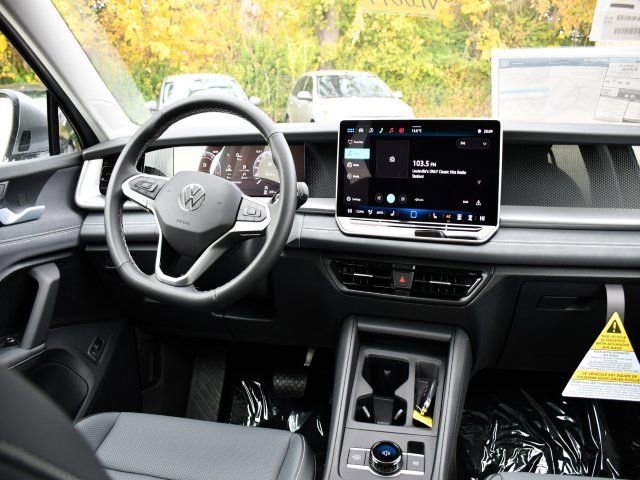 New 2026 Volkswagen Tiguan SE FWD image 18