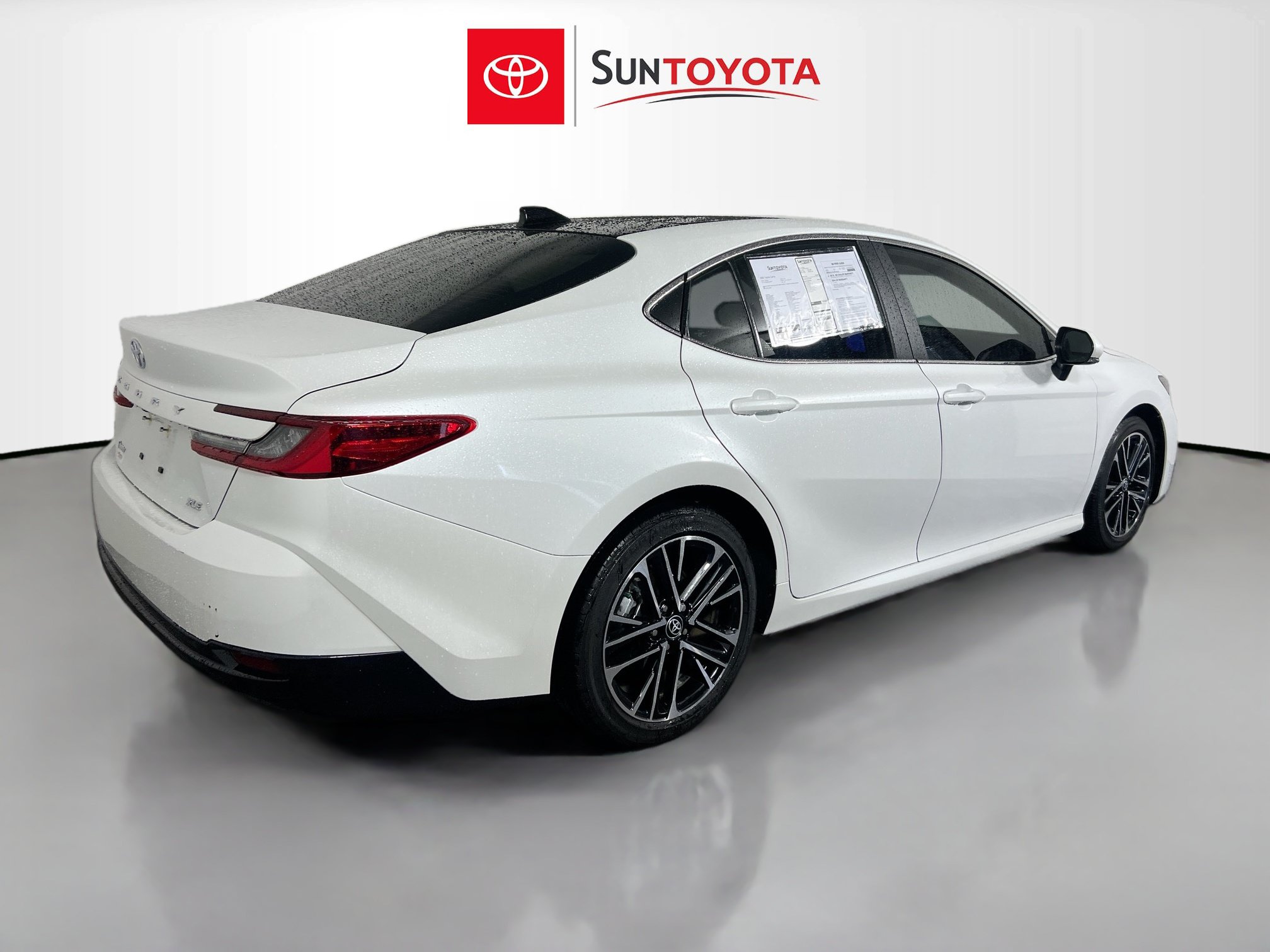 Used 2025 Toyota Camry XLE FWD image 4